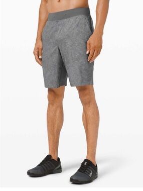 Lululemon Men's T.H.E. Short 9" Linerless | Gravel Dust Asphalt Gray| Size Large